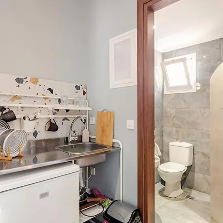 Theros Lux Apts. 3* Plános