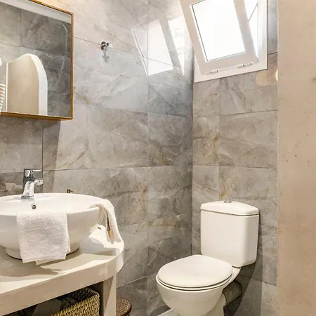 Theros Lux Apts. Gæstehus