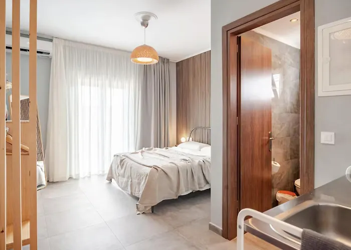 Affittacamere Theros Lux Apts.