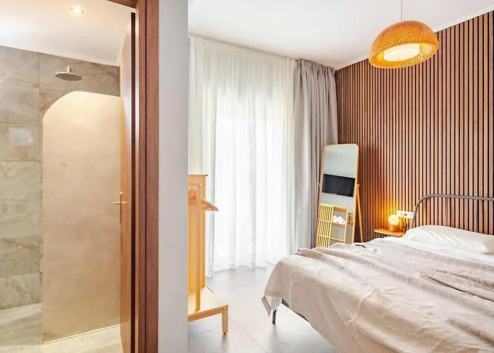 Theros Lux Apts. 3* Plános