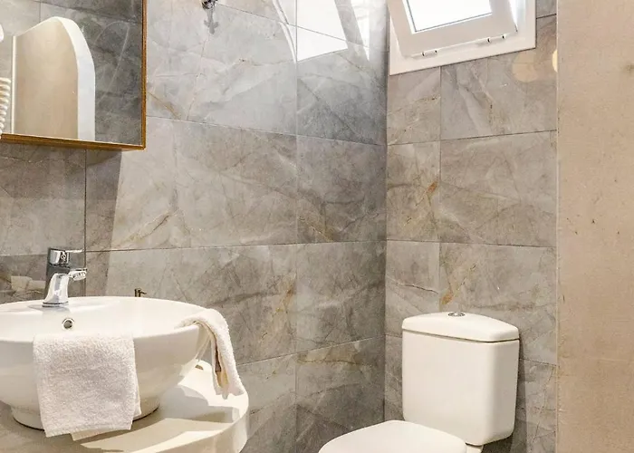 Theros Lux Apts. Affittacamere