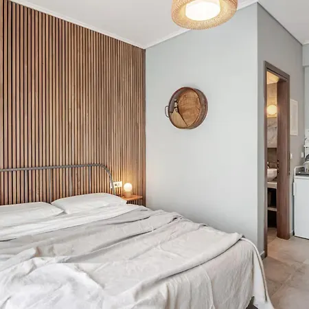 Theros Lux Apts. بيت ضيافة 2*