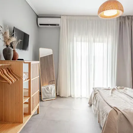 بيت ضيافة Theros Lux Apts. 2*