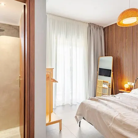 Theros Lux Apts. 3* Plános